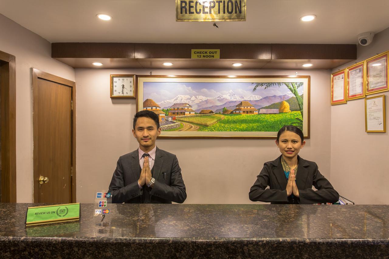 Hotel Queens Park Pokhara Kültér fotó
