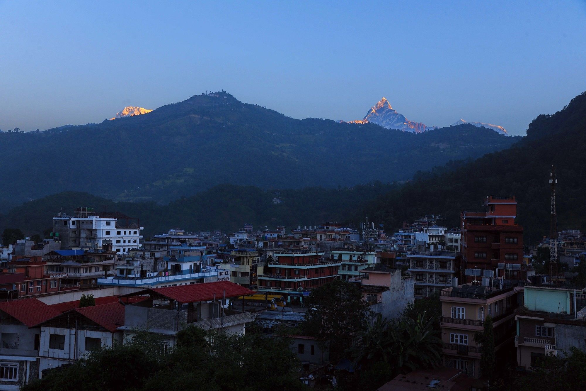 Hotel Queens Park Pokhara Kültér fotó